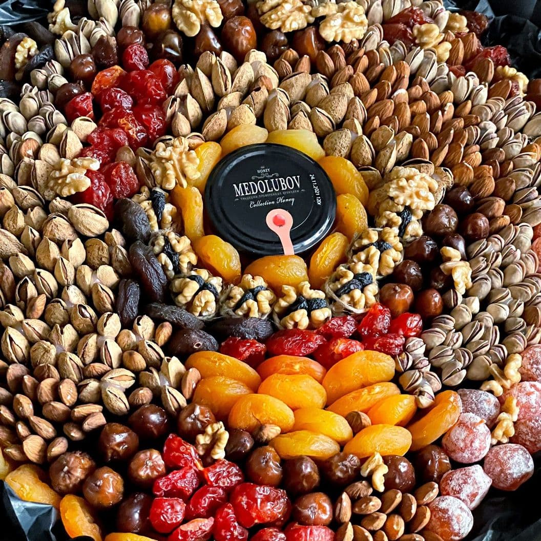 Купить Букет гигант из сухофруктов и орехов арт. 442