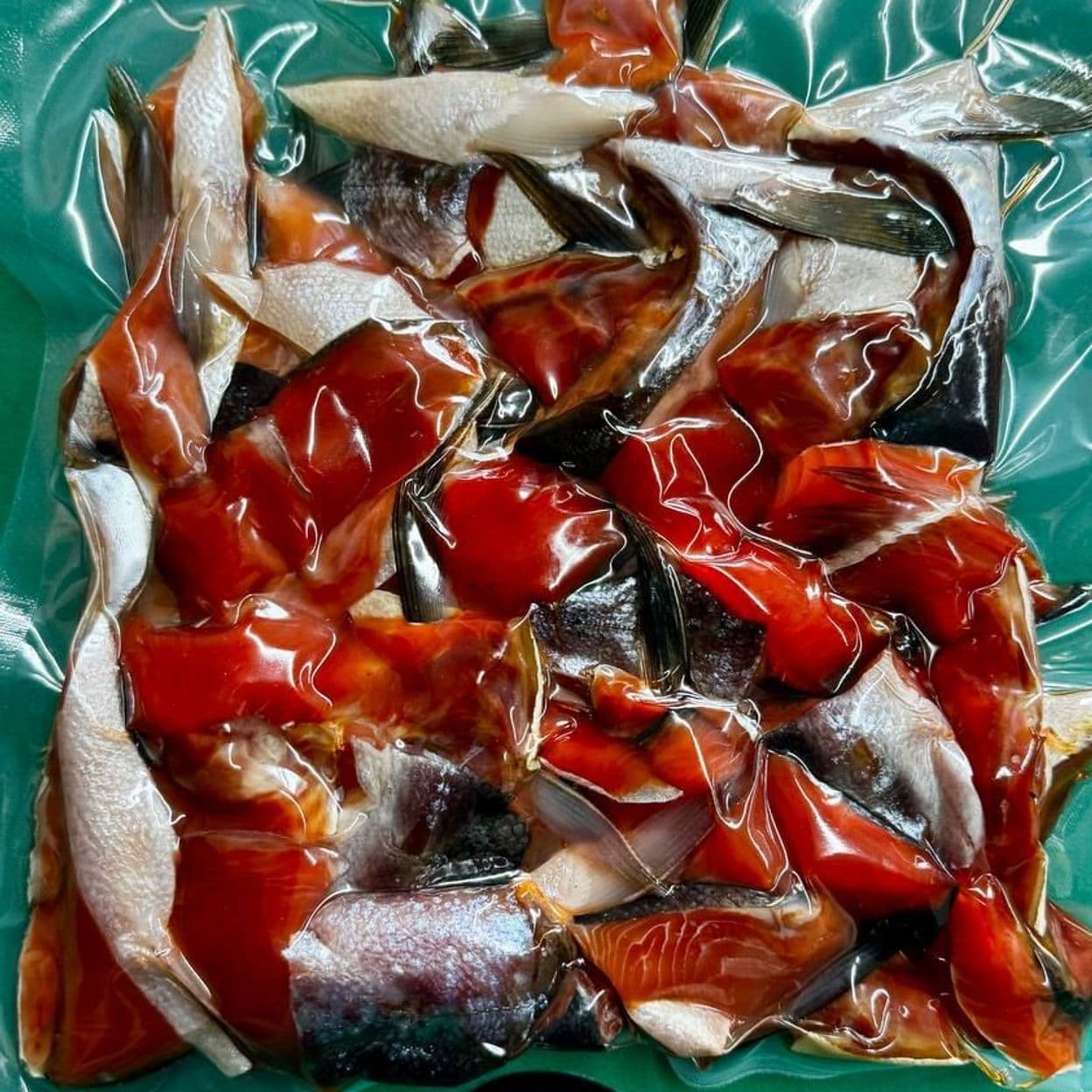 Купить Калтыки лососевые слабосоленые мороженные в вакуумной упаковке 1 кг