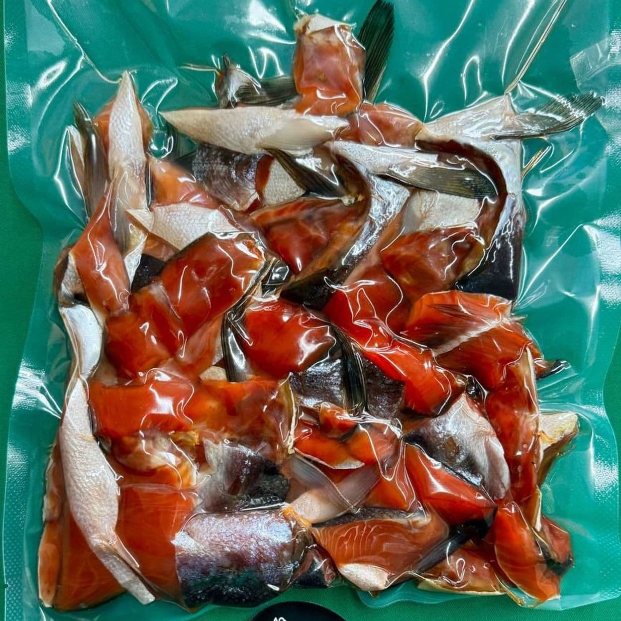 Купить Калтыки лососевые слабосоленые мороженные в вакуумной упаковке 1 кг