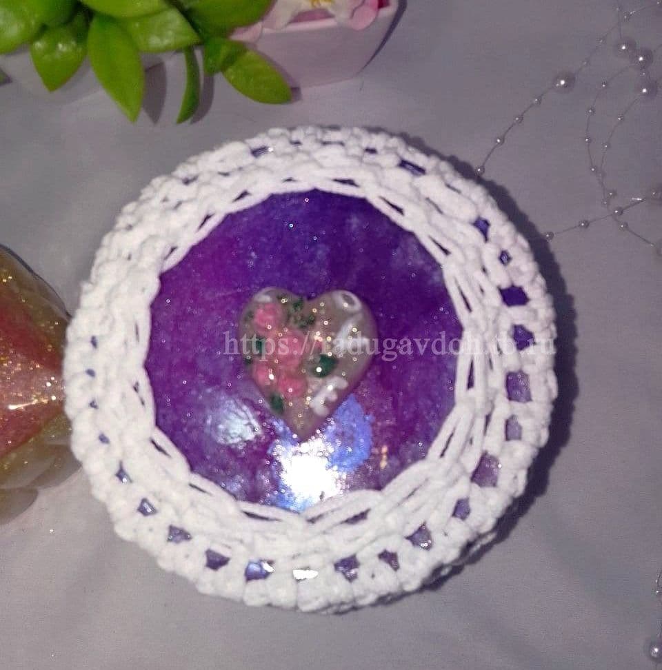 Купить 2 за 1 покупку! Шкатулка лиловая с вязанкой  и с подарком, маленькой шкатулкой.
