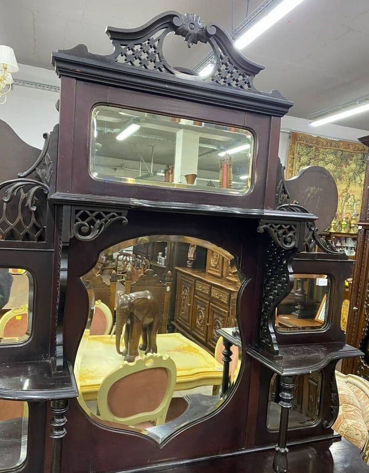 Купить Антикварная витрина в викторианском стиле