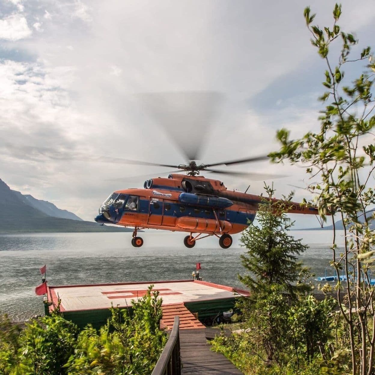 Купить 🚁⛷️ Ми-8  🚩HeliSki на вертолете  🚩из отеля ⏱️ ~5:00 часов 💺 от 5  до 20 чел.