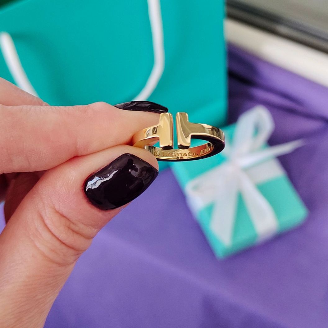 Купить Золотое кольцо Tiffany T square