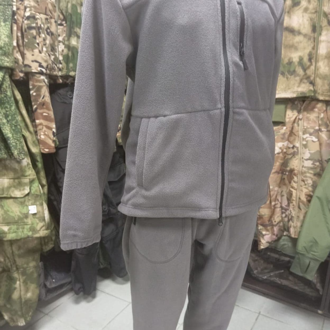 Купить флисовый костюм серый