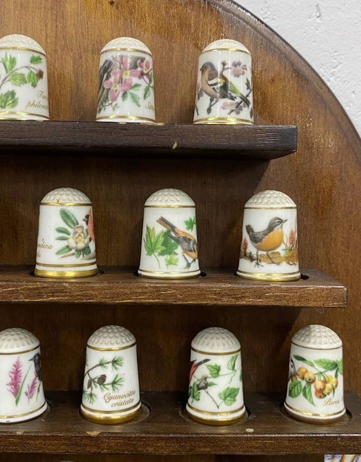 Купить Напёрстки на подставке