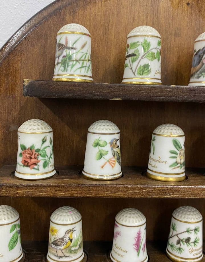 Купить Напёрстки на подставке