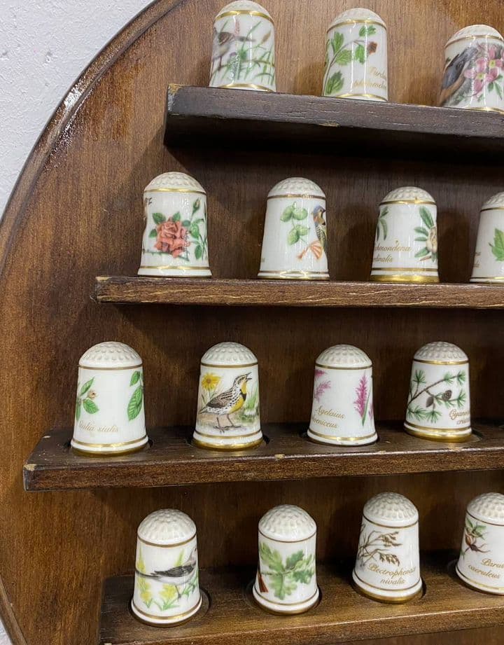 Купить Напёрстки на подставке