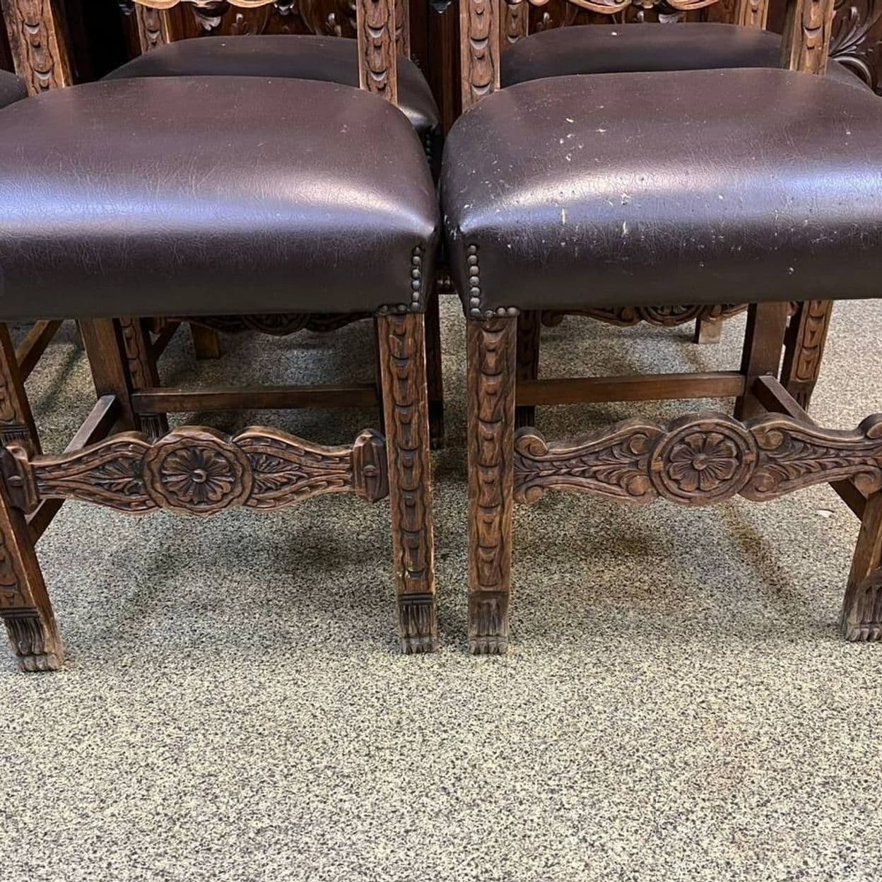 Купить Старинное кресло и стулья 4 шт