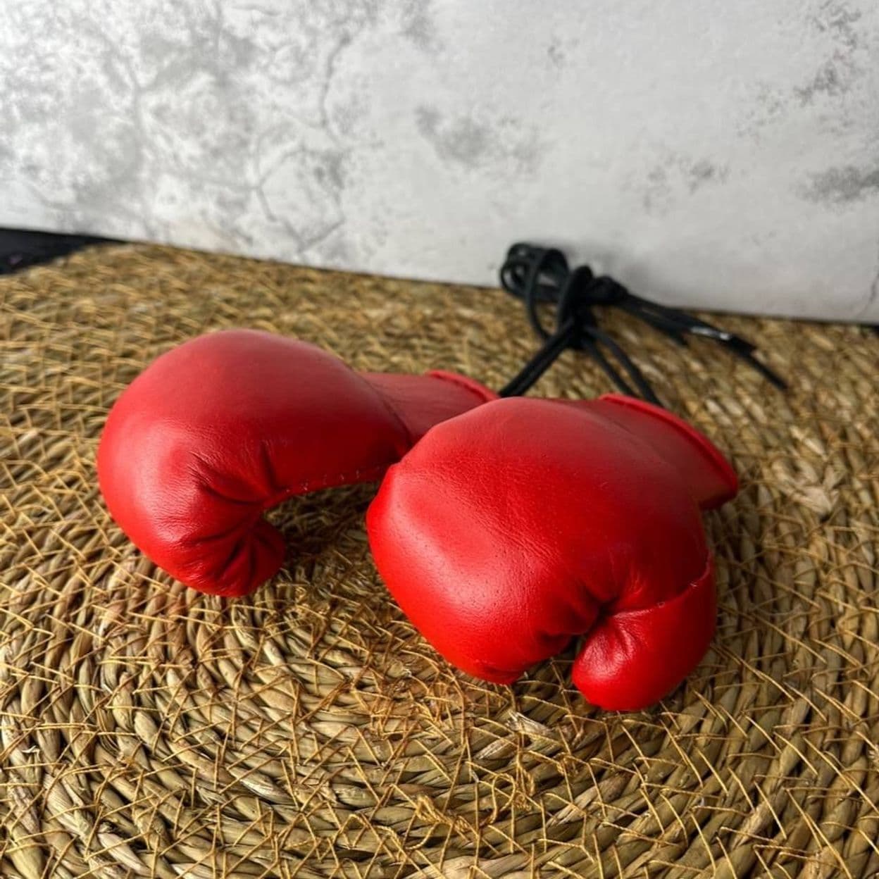 Купить Перчатки боксерские из кожи красные