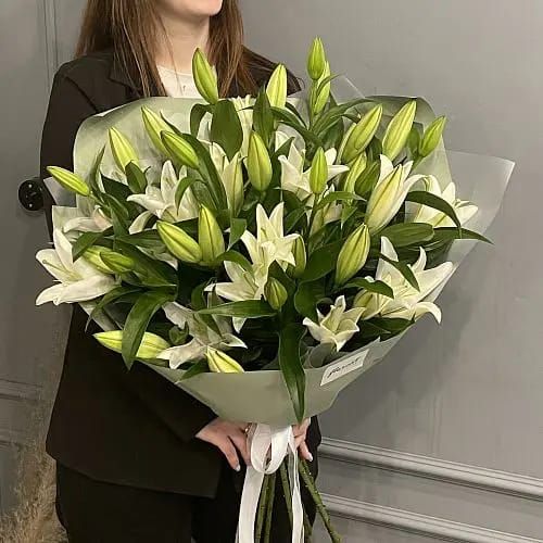 Купить белые лилии  1шт 900р