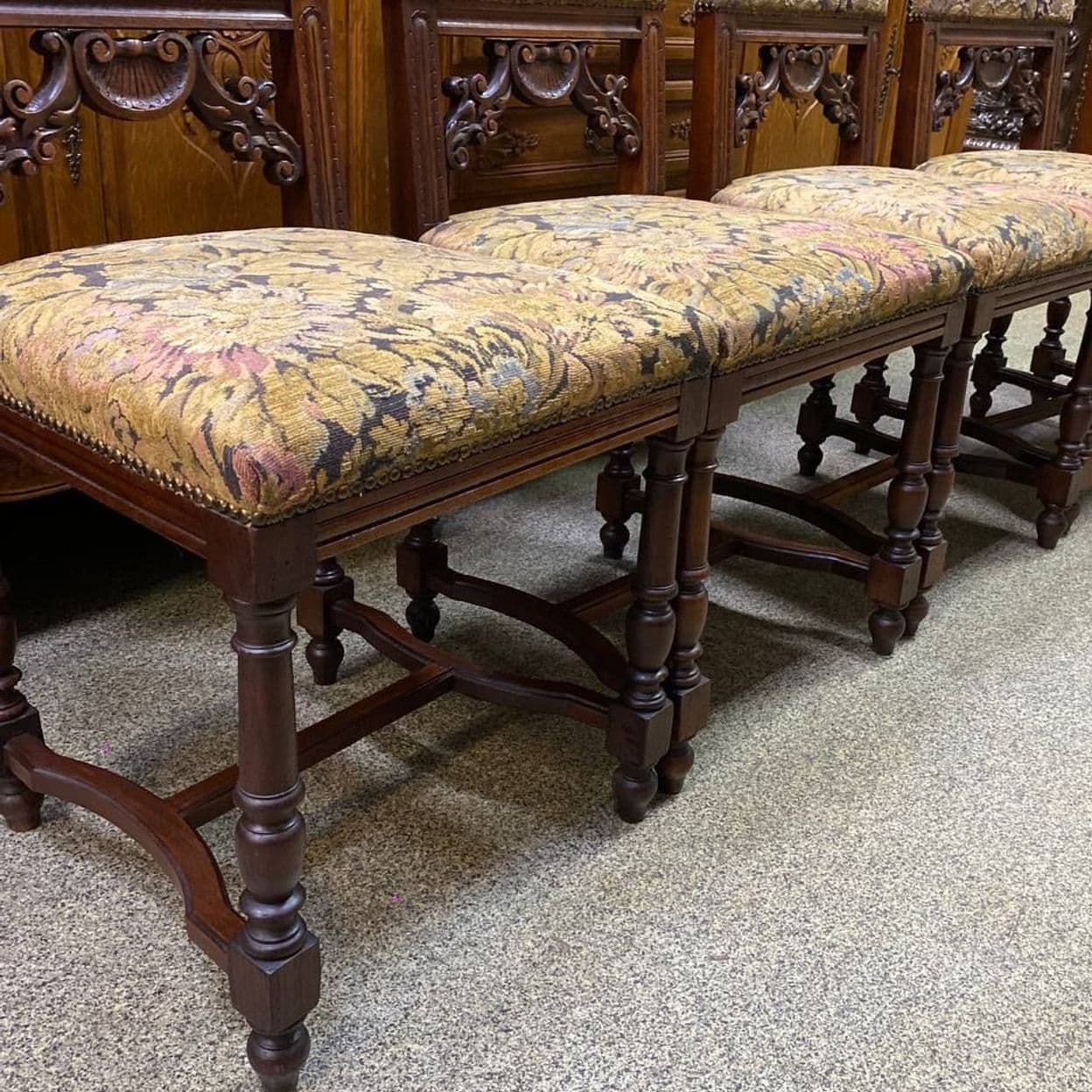 Купить Старинные стулья 5 шт