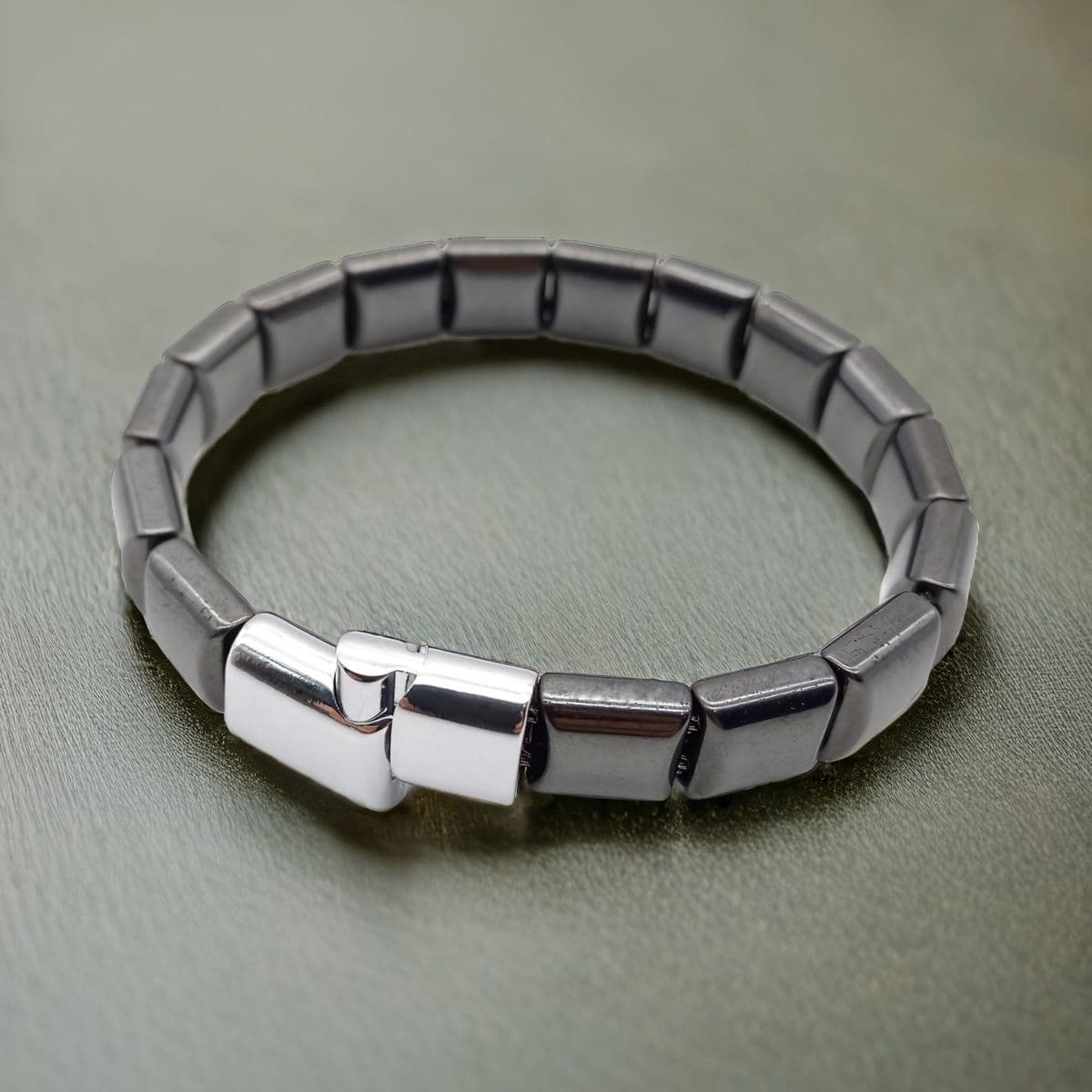 Купить Гематит, сталь. Браслет мужской / женский из натуральных камней Гематит (арт. DMBR016)