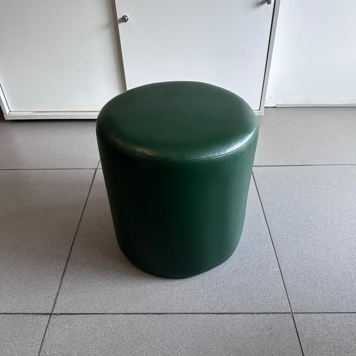 Купить Тёмно-зелёный пуф