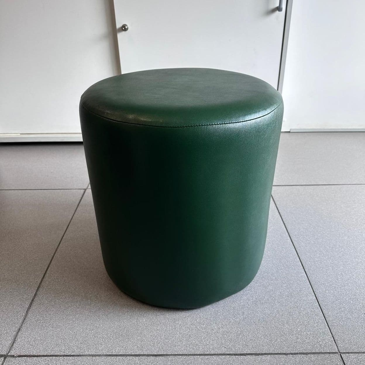 Купить Тёмно-зелёный пуф