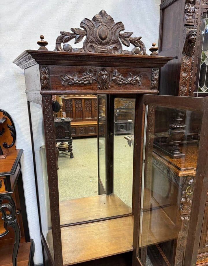 Купить Старинная витрина