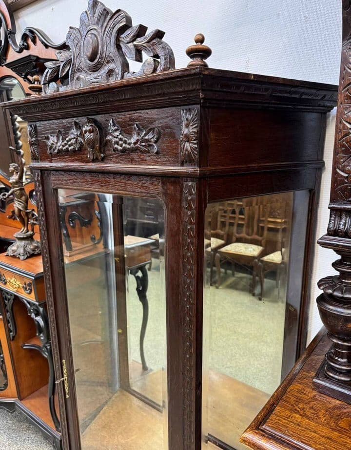 Купить Старинная витрина