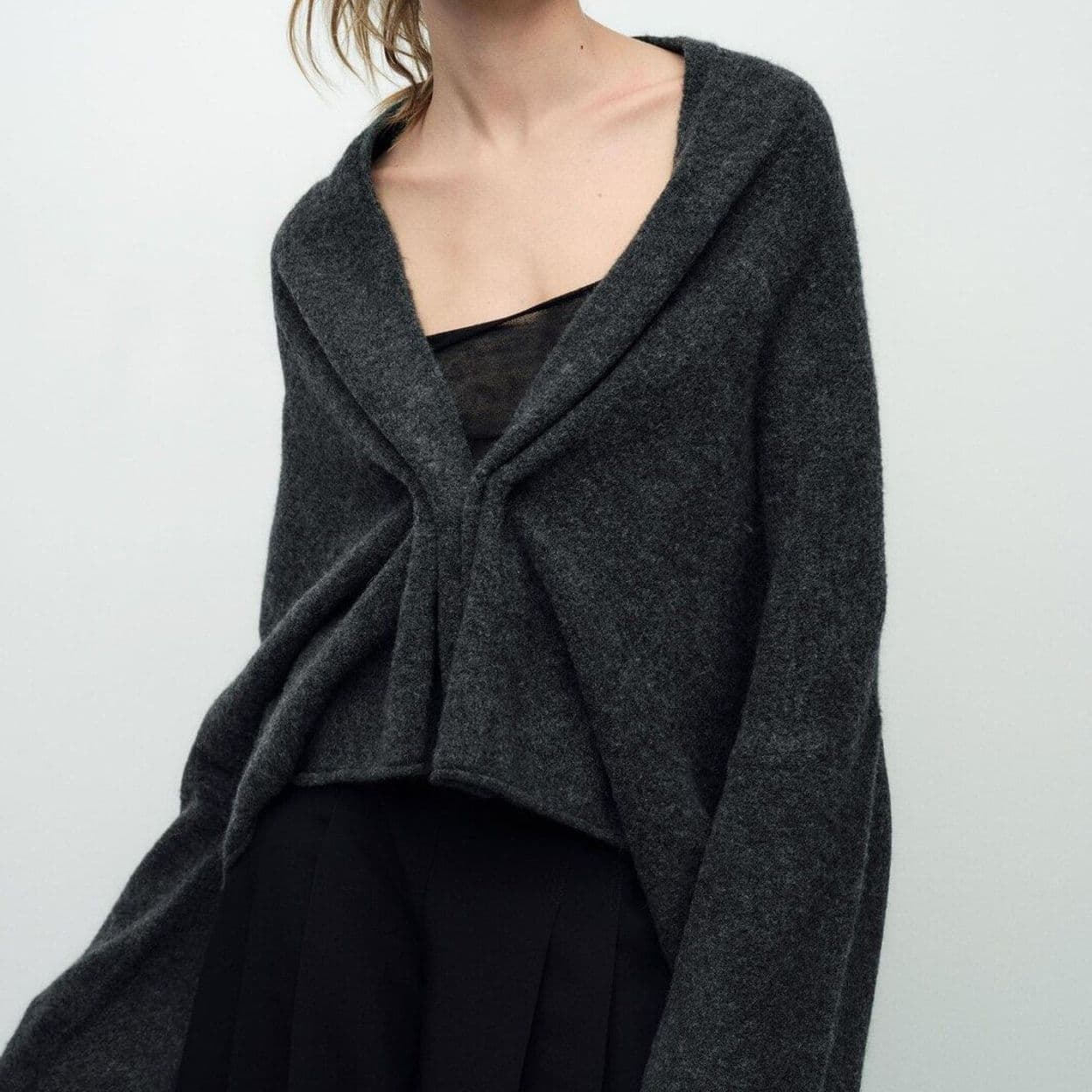 Купить Кардиган с золотистой деталью ZARA