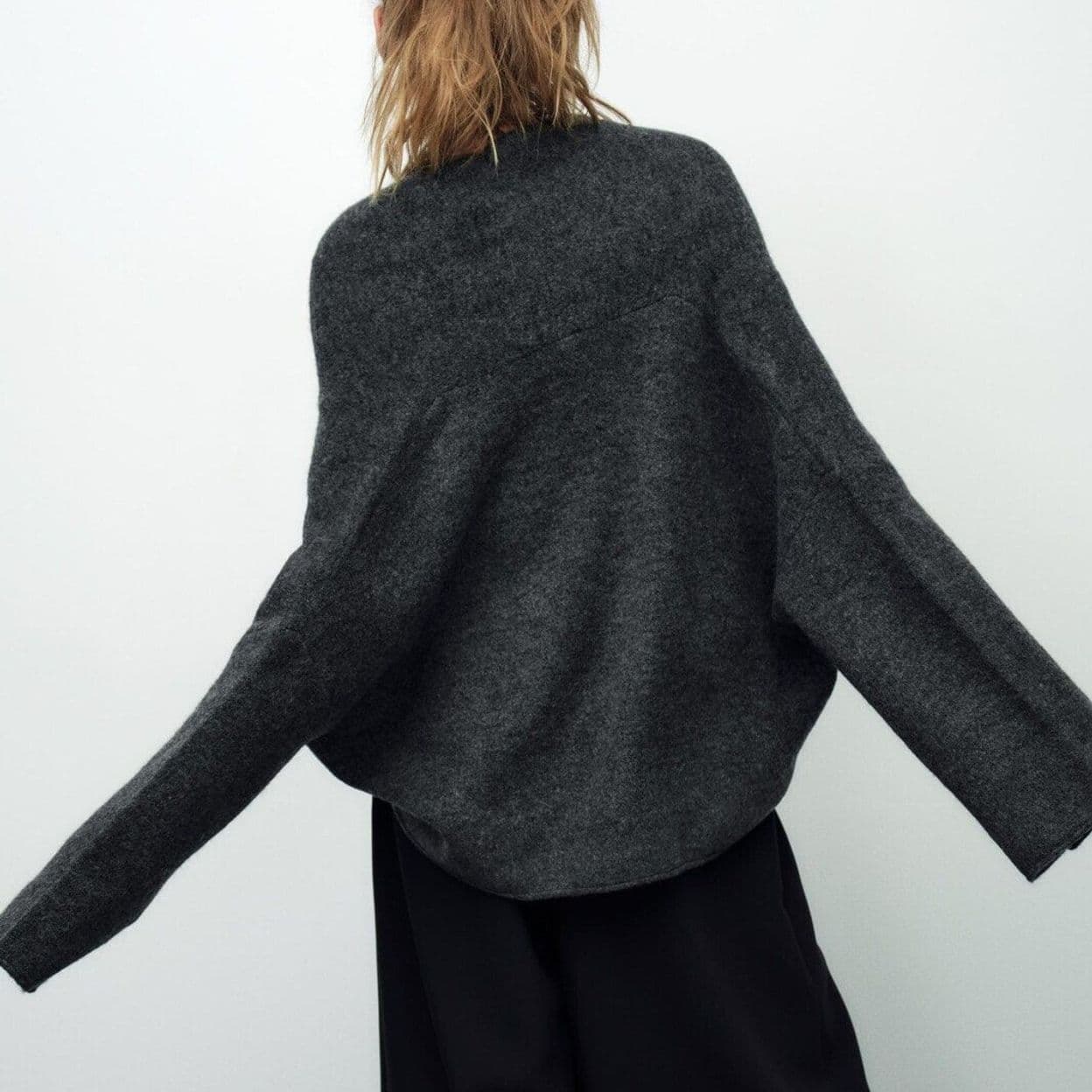 Купить Кардиган с золотистой деталью ZARA