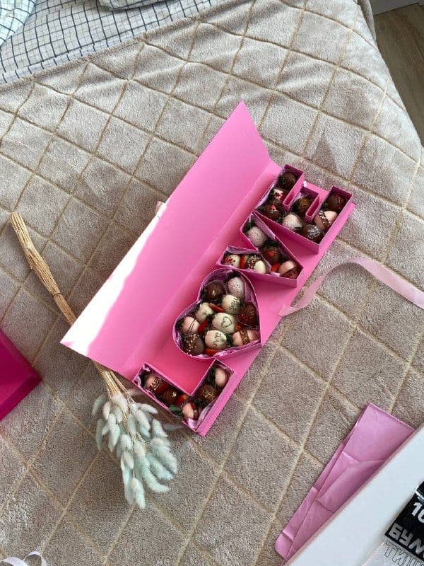 Купить Набор из клубники в шоколаде LOVE