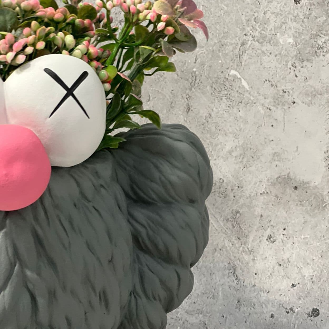 Купить KAWS кашпо