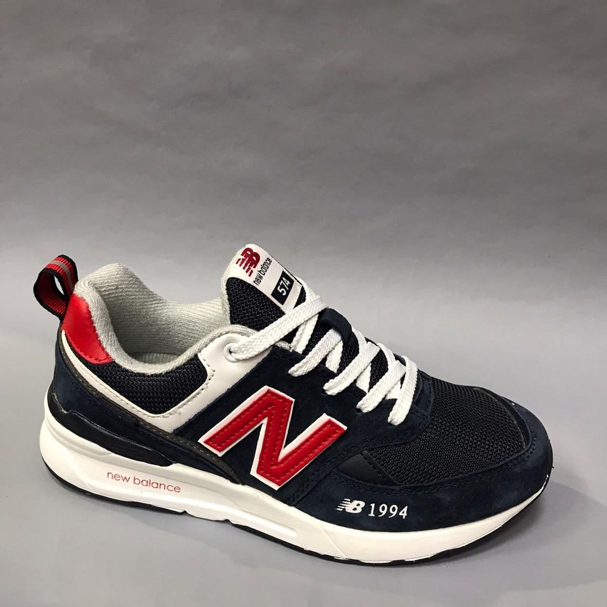 Купить Спортивные кроссовки