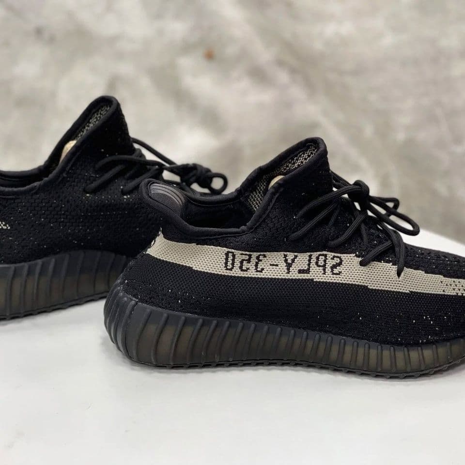 Купить Adidas Yeezy Boost 350 V2, Core Black White