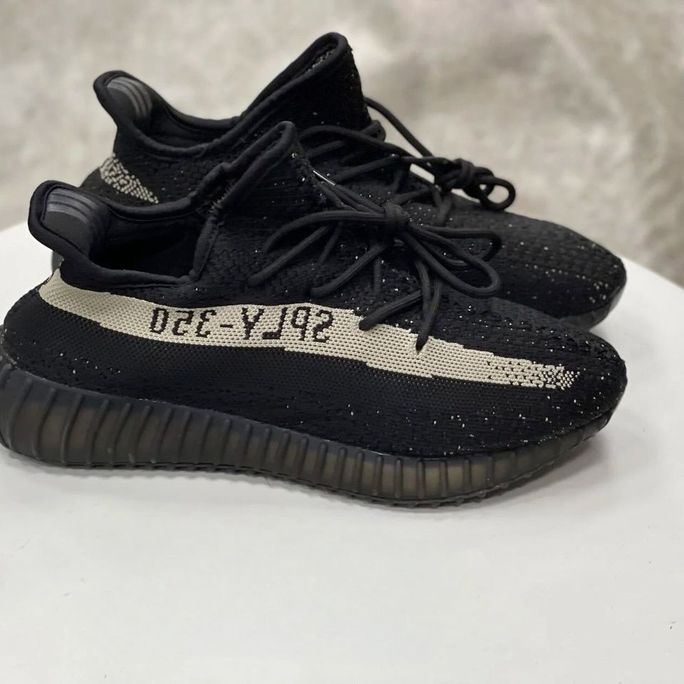 Купить Adidas Yeezy Boost 350 V2, Core Black White