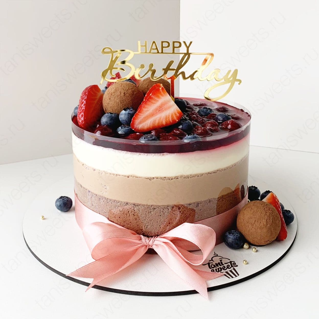 Купить Муссовый торт «Три шоколада» с вишней «Happy birthday»