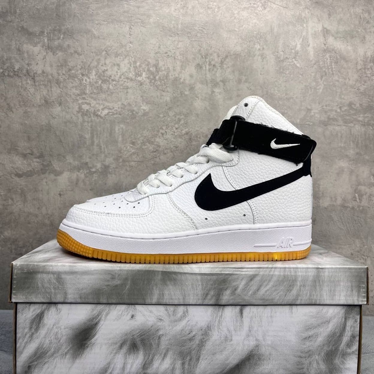 Купить Nike Air Force 1 High '07 Black Swoosh