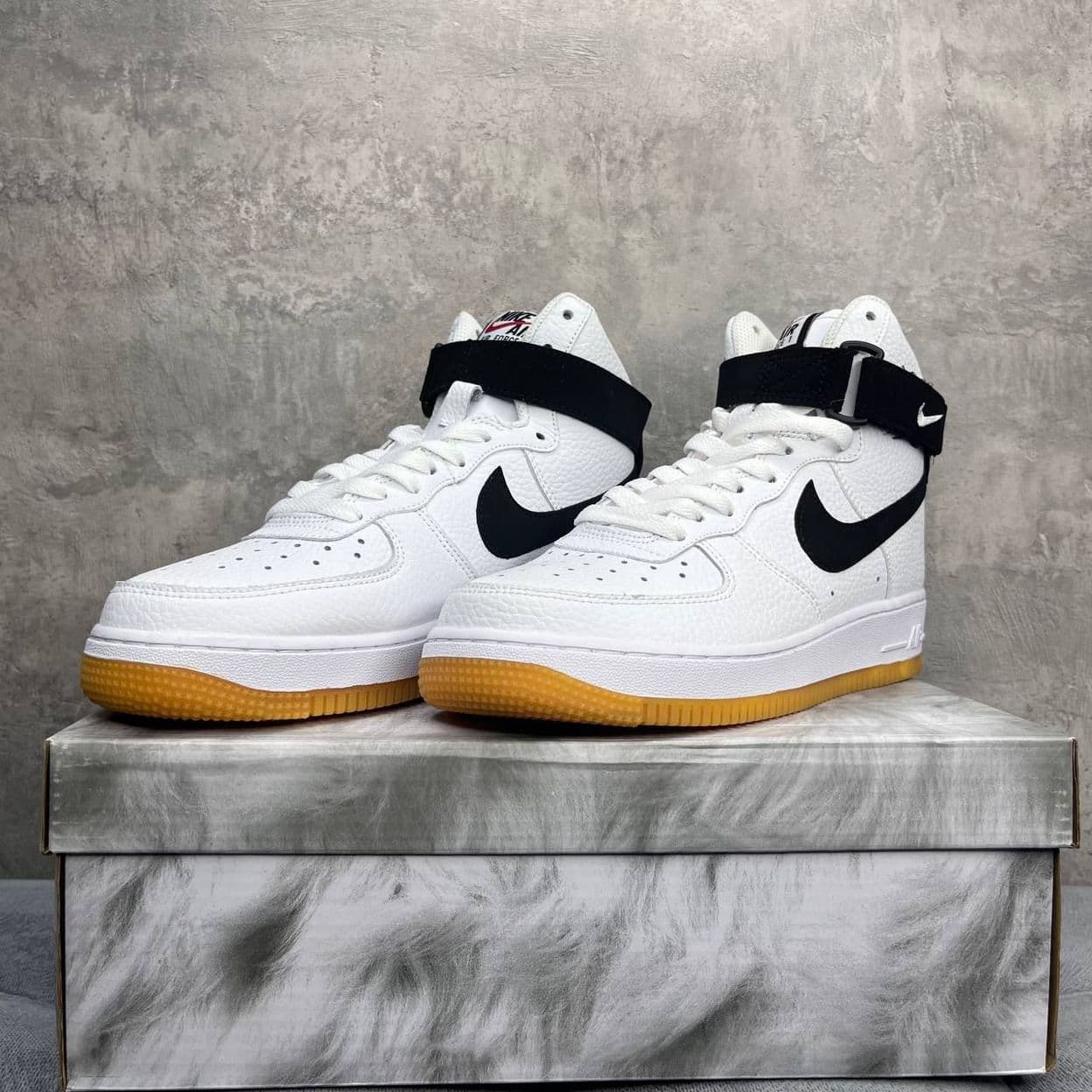Купить Nike Air Force 1 High '07 Black Swoosh