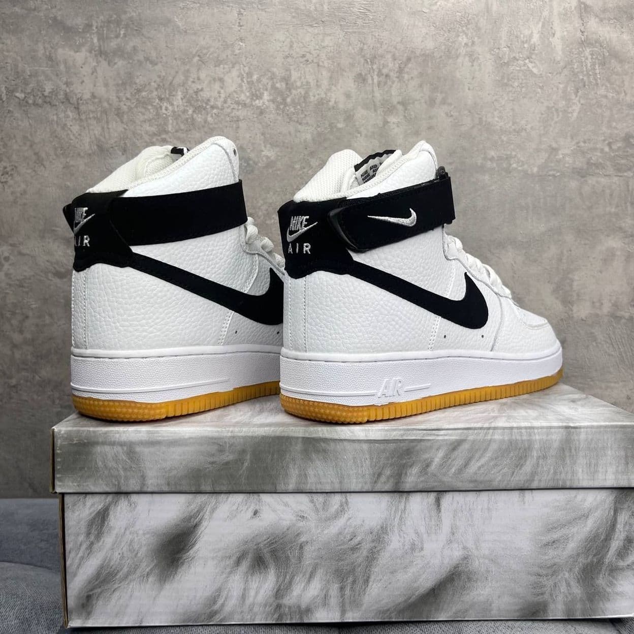Купить Nike Air Force 1 High '07 Black Swoosh