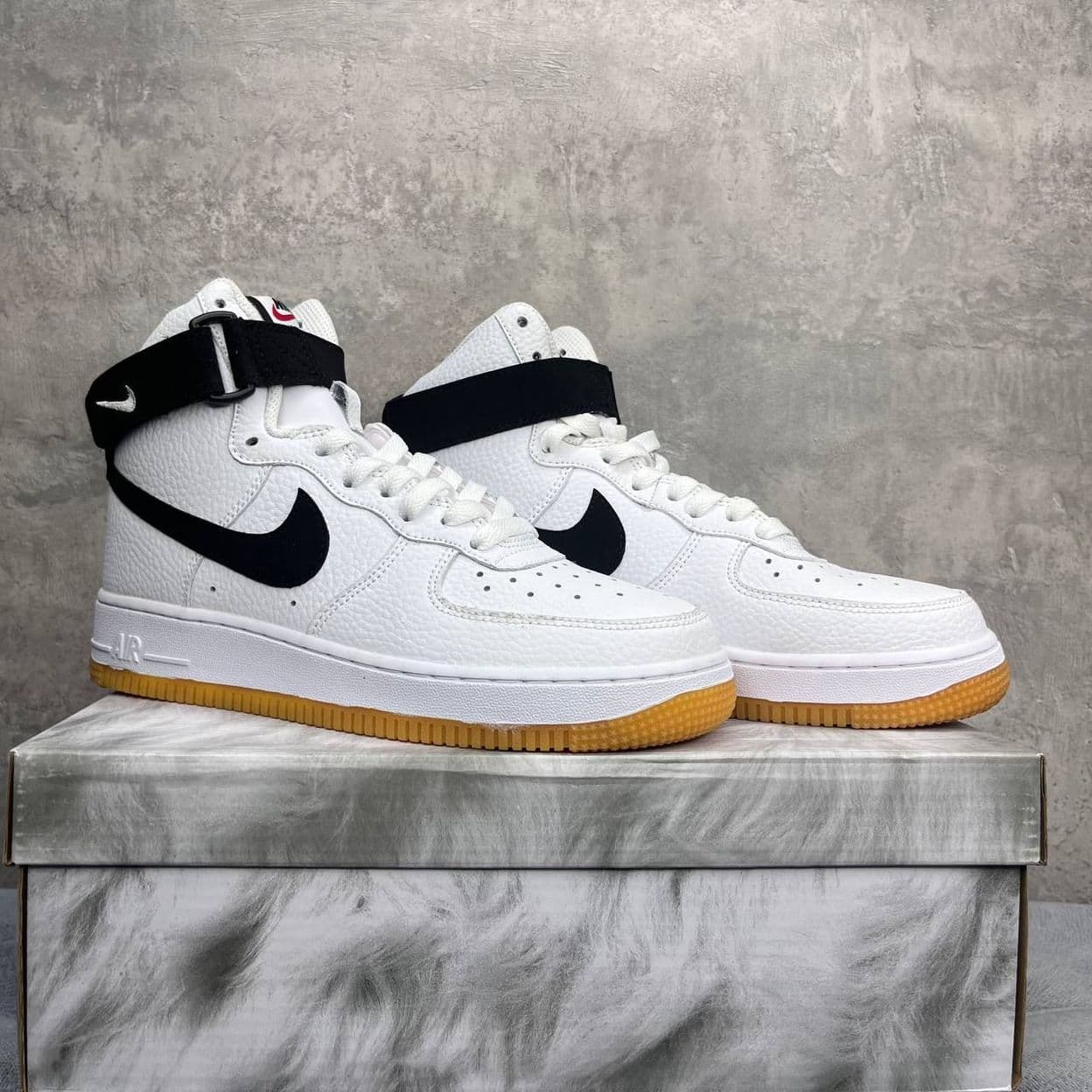 Купить Nike Air Force 1 High '07 Black Swoosh