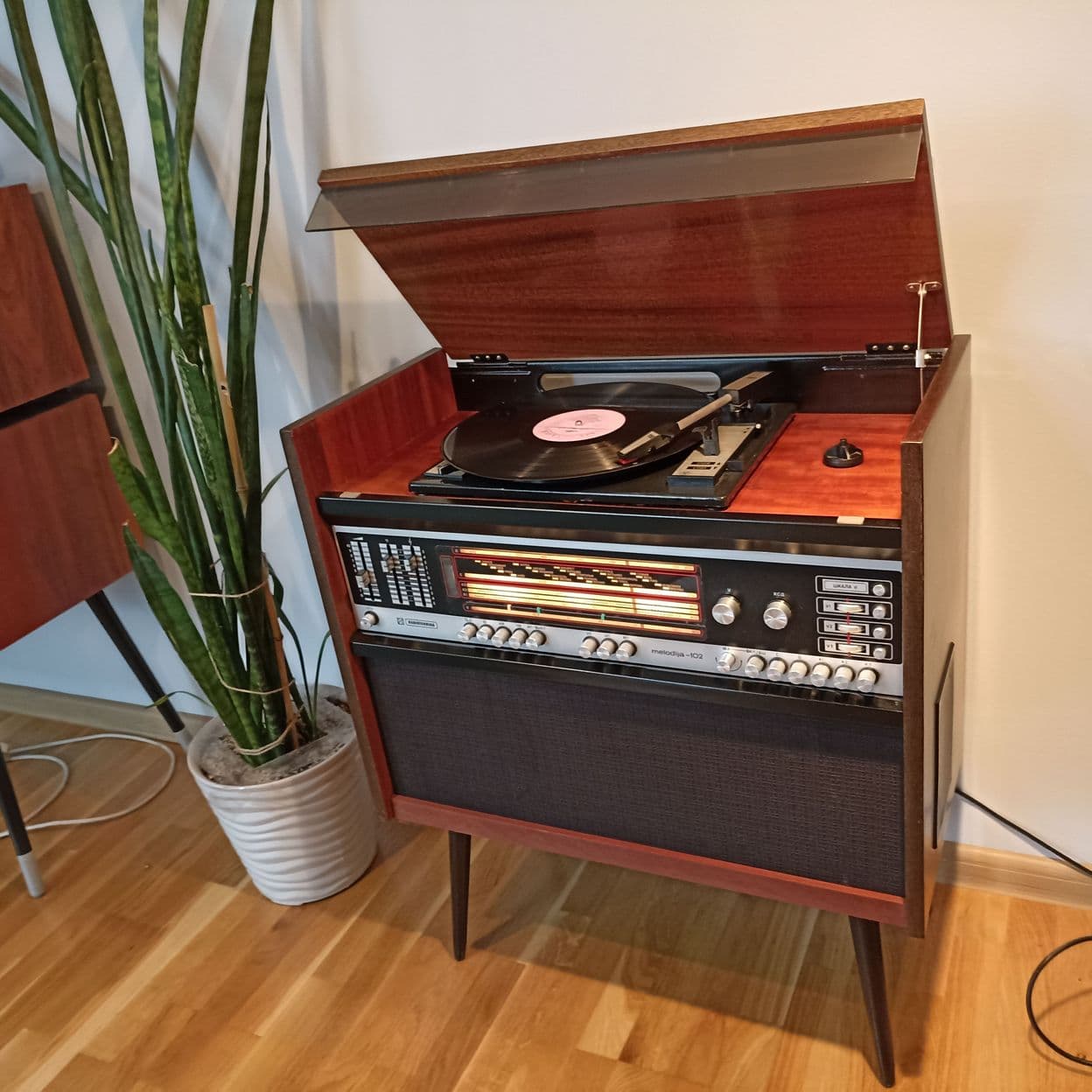 Купить Радиола Мелодия 102 с Bluetooth