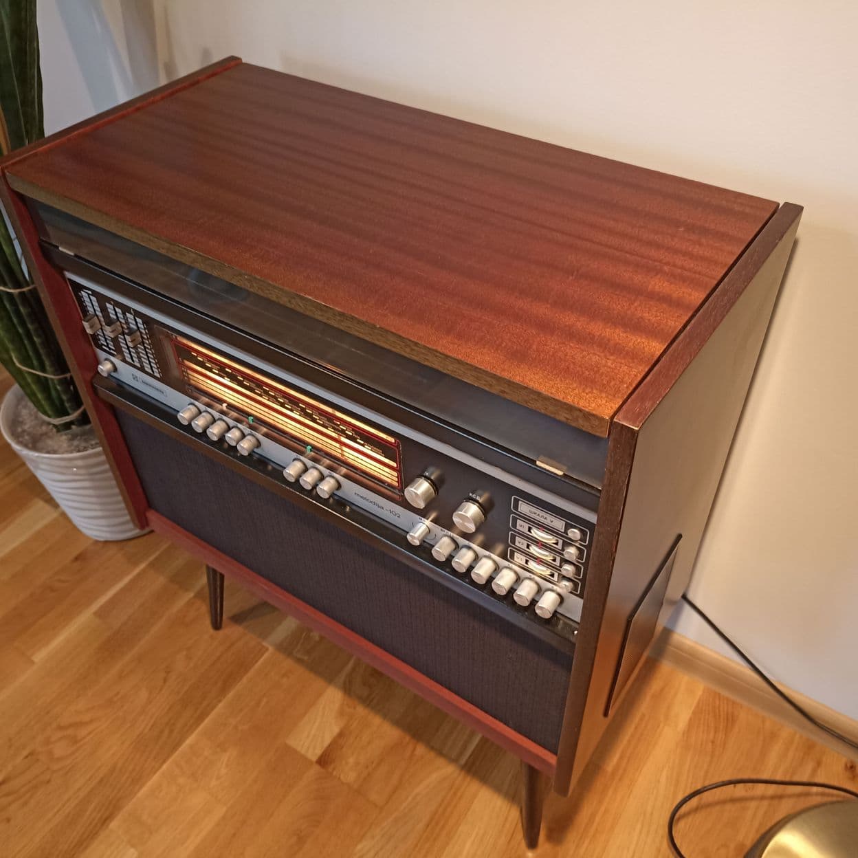 Купить Радиола Мелодия 102 с Bluetooth