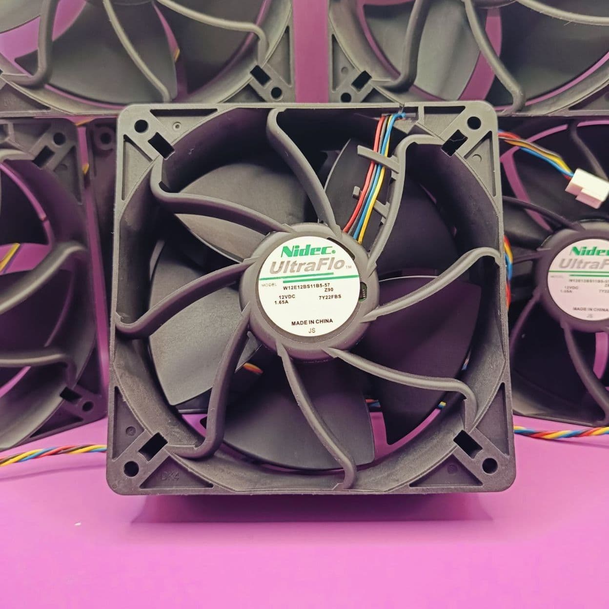 Купить Вентилятор 12х12 NIDEC UltraFlo (1,65 A) 4 пин