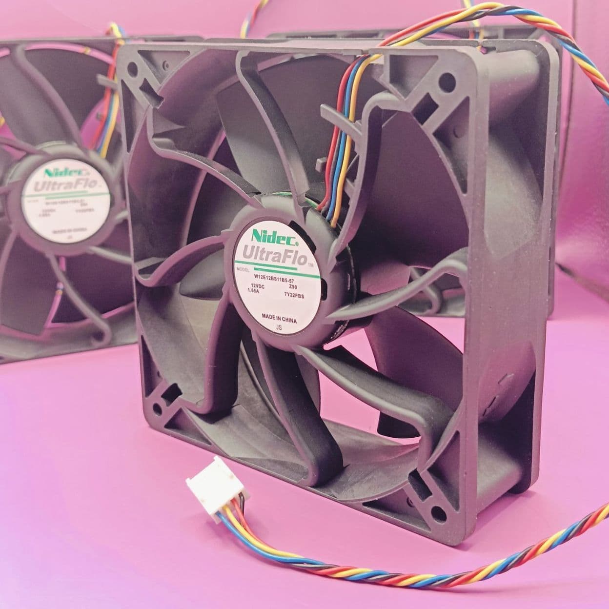 Купить Вентилятор 12х12 NIDEC UltraFlo (1,65 A) 4 пин
