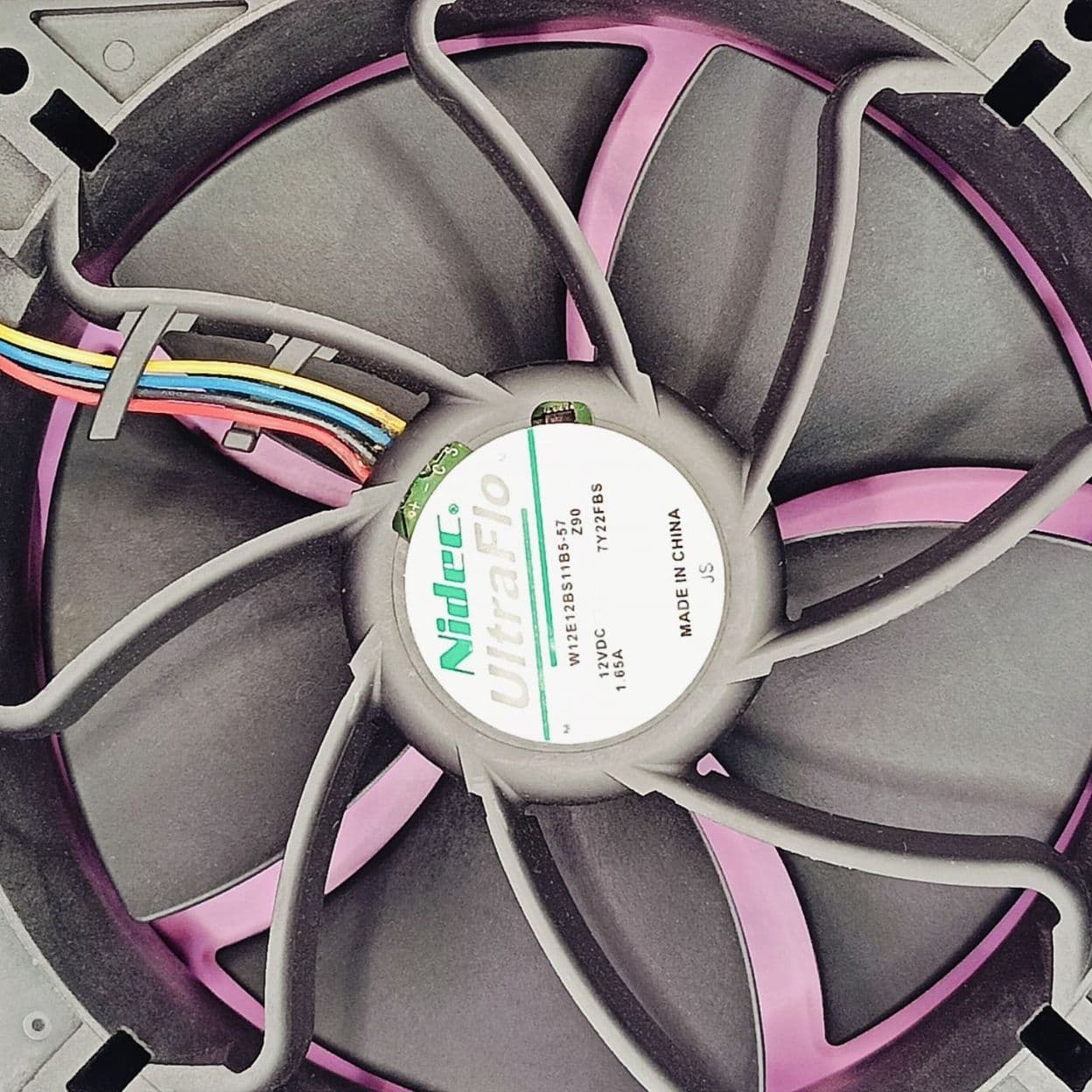 Купить Вентилятор 12х12 NIDEC UltraFlo (1,65 A) 4 пин