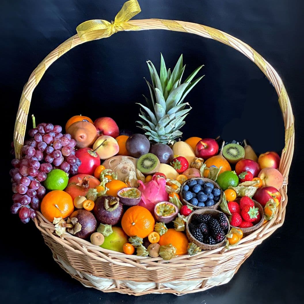 Купить Большая корзина из экзотических фруктов арт. 485