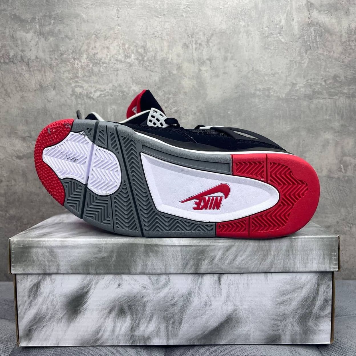 Купить Nike Air Jordan 4 Retro Bred