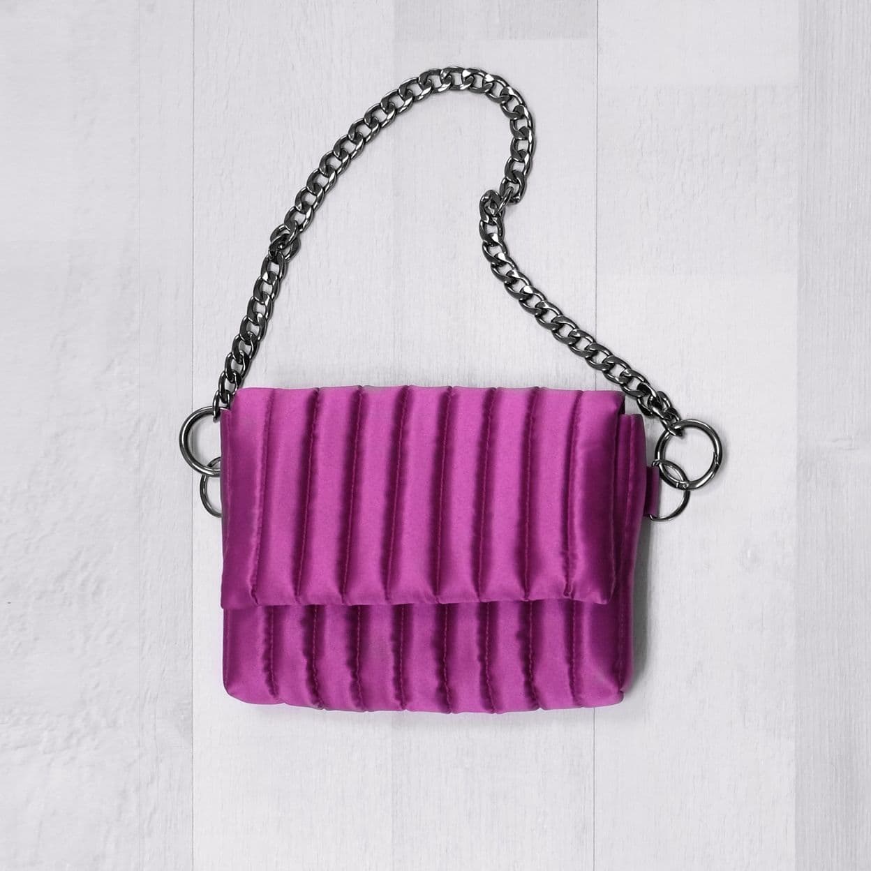 Купить Сумка стеганая AGLAIS в оттенке «Малиновая роза»