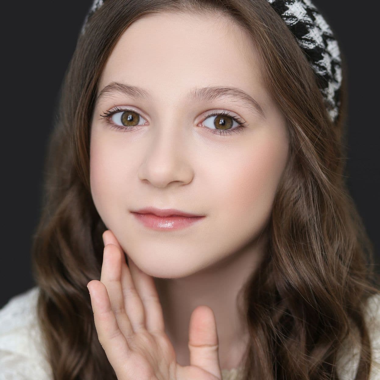 Купить Электронный журнал RAAMAT Magazine April 2025 Teen&Kids Edition Issue 3