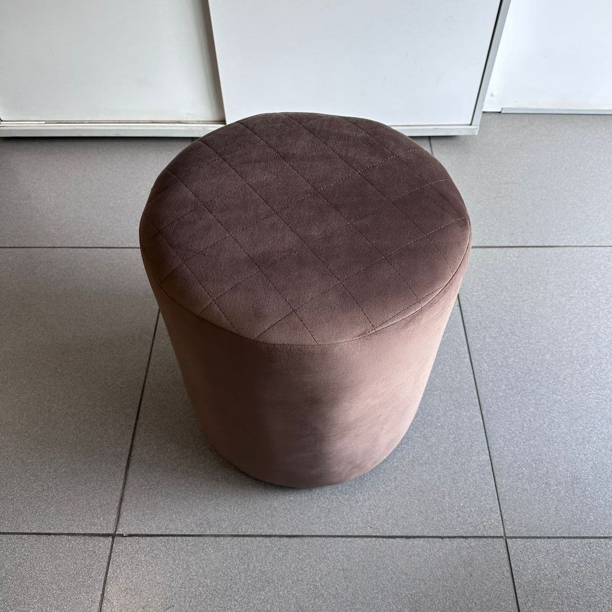 Купить Велюрный пуф