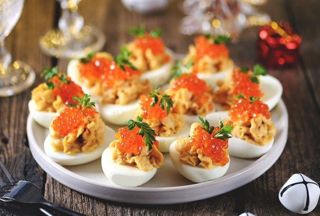 Купить Яйца с печенью трески и красной икрой