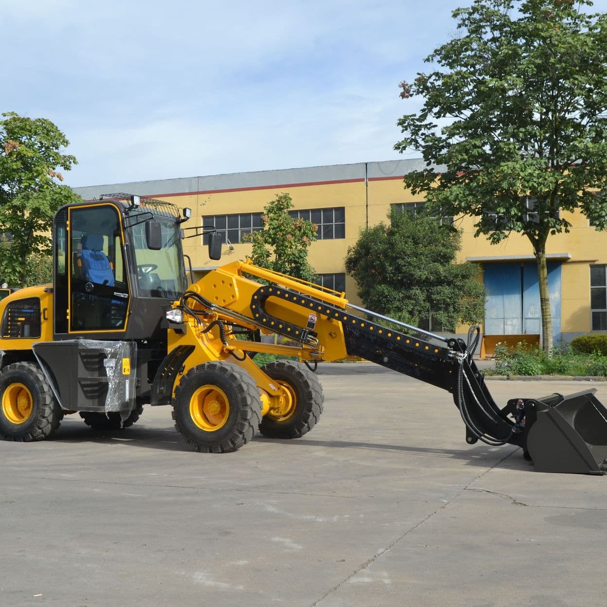 Купить Телескопический колесный погрузчик FORLOAD T1500 