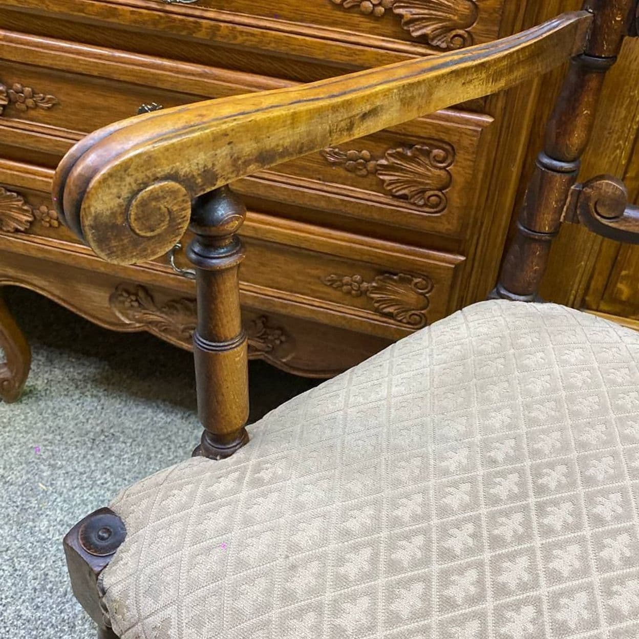 Купить Старинный стул