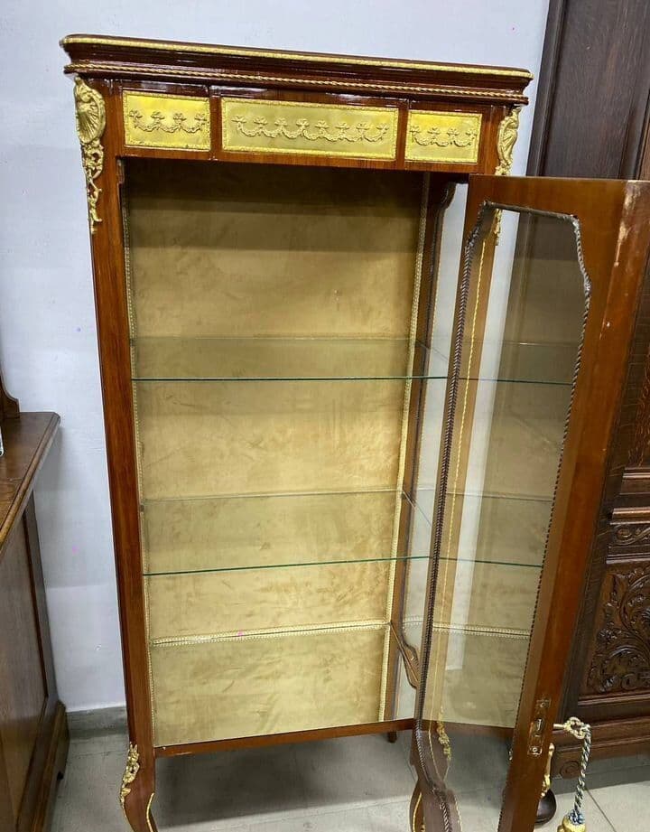 Купить Витрина в стиле Людовика XV