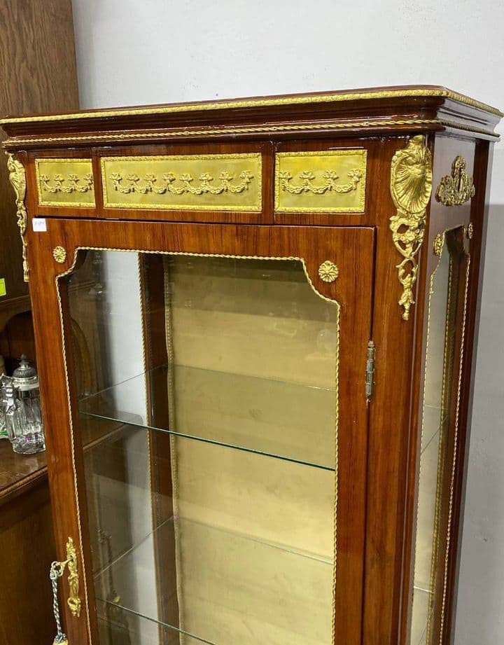 Купить Витрина в стиле Людовика XV