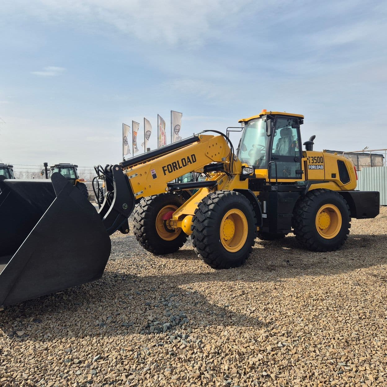 Купить Телескопический колесный погрузчик FORLOAD T3500