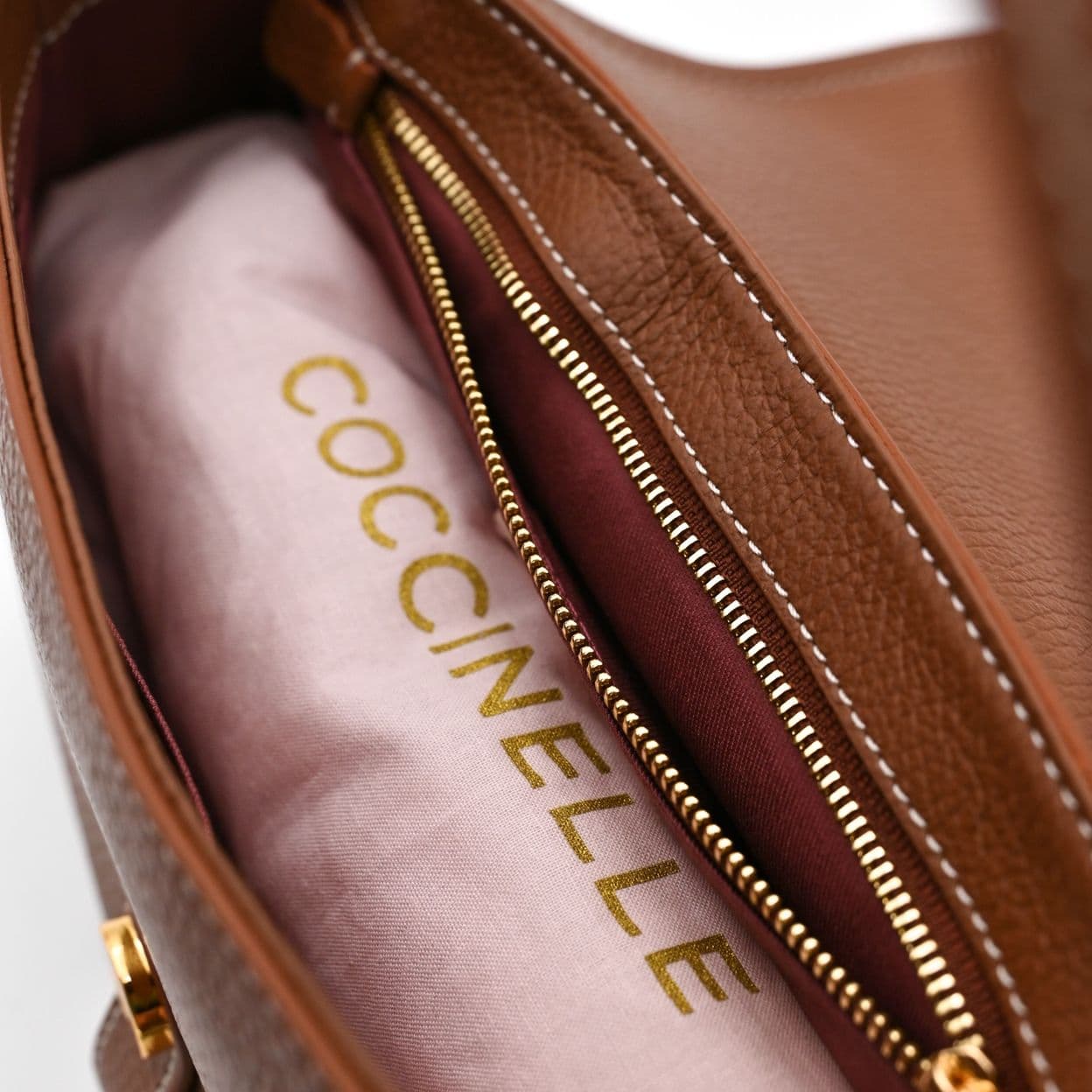 Купить Сумка женская Coccinelle