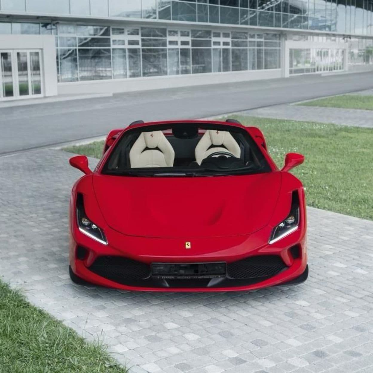 Купить Ferrari F8